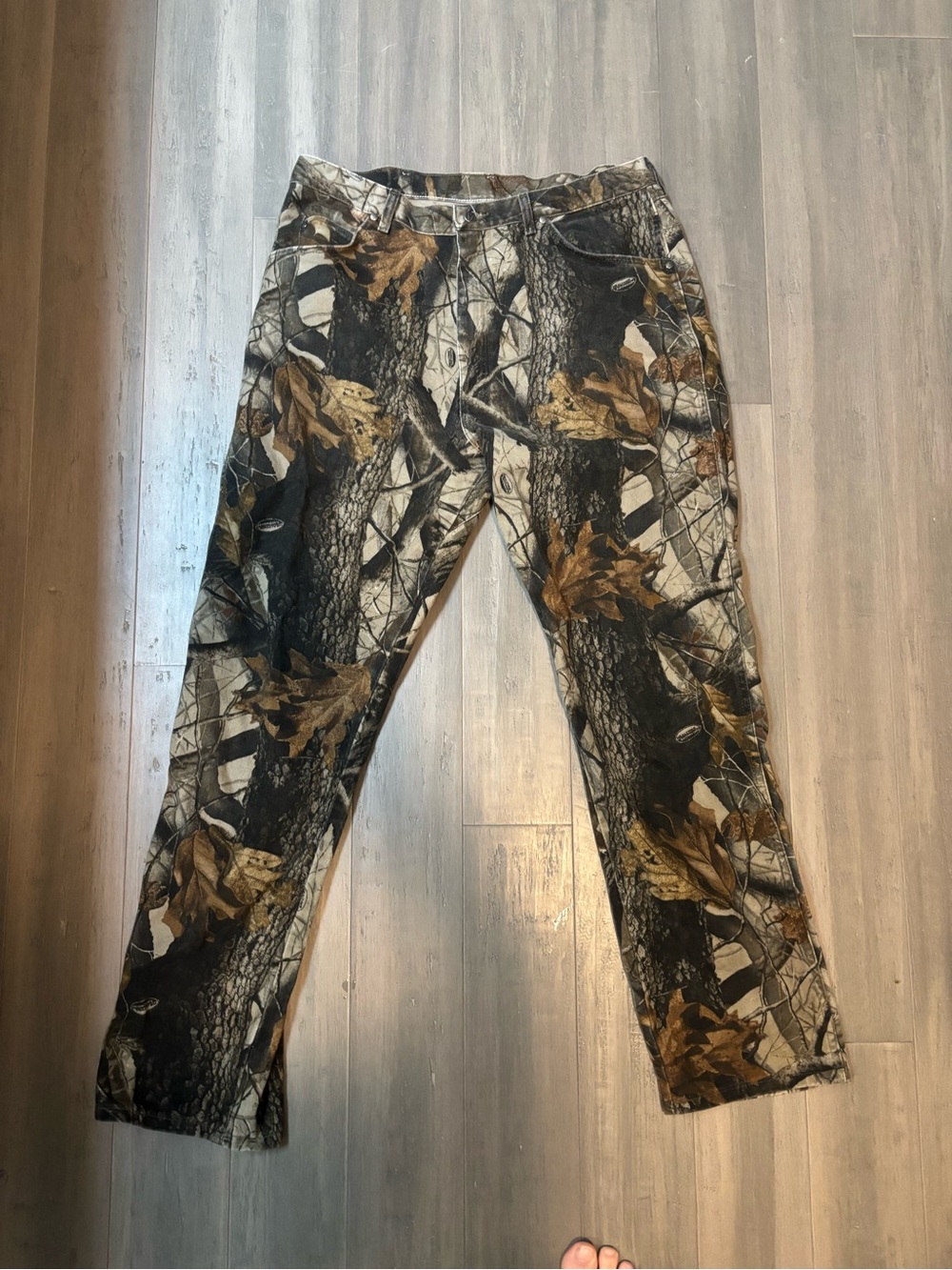 Men's Camo Wrangler Pro Gear Hunting Pants - Brown & Black Leaf Print
